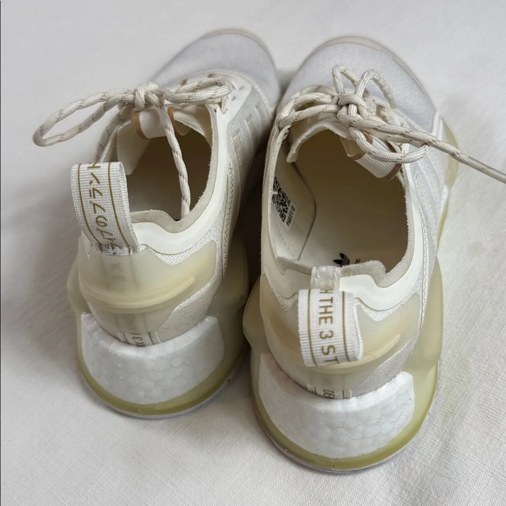 Adidas Cloud White Ecru Tint Shoes 7 Womens